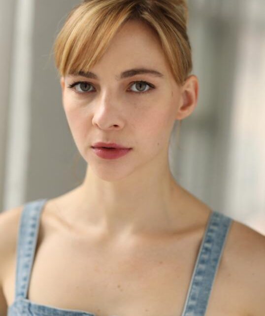 Erin Darke Biography: Age, Partner, Children, Height, Net Worth, Parents, Movies & TV Shows