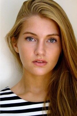 Emmy Clarke Biography: Age, Height, Parents, Net Worth, Movies & TV Shows, Career