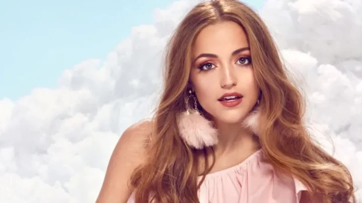 KathleenLights Biography: Age, Net Worth, Husband, Height, Parents, Siblings, Career, Wiki, YouTube
