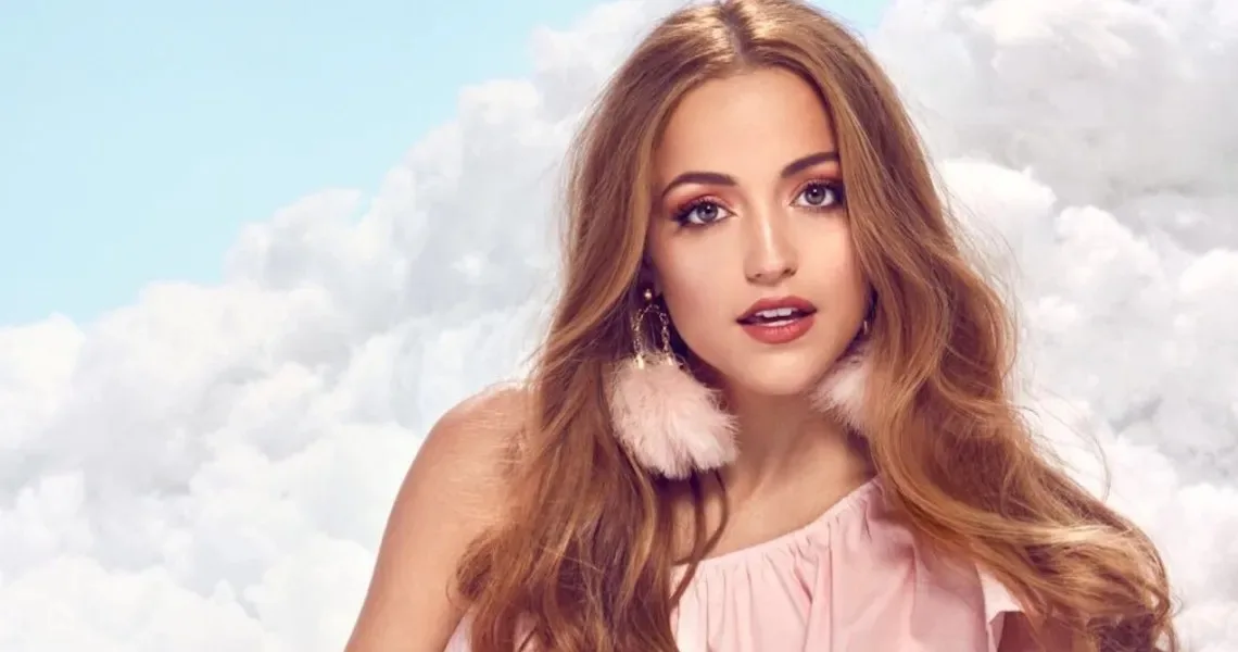 KathleenLights Biography: Age, Net Worth, Husband, Height, Parents, Siblings, Career, Wiki, YouTube