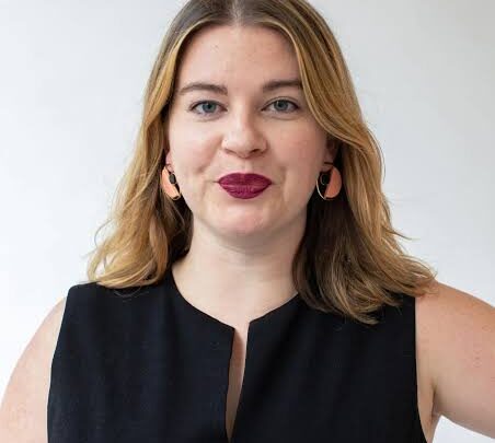 Tori Dunlap Biography: Husband, Books, Net Worth, Age, Parents, Ethnicity, Net Worth, Children, Controversy