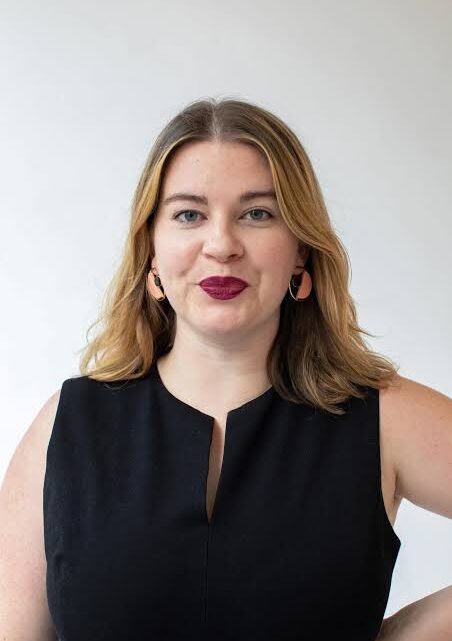 Tori Dunlap Biography: Husband, Books, Net Worth, Age, Parents, Ethnicity, Net Worth, Children, Controversy