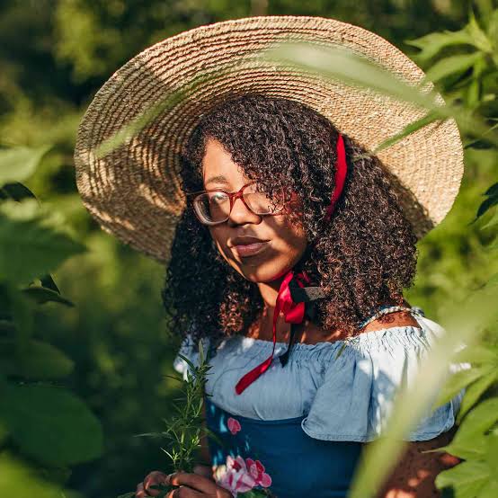 Alexis Nicole Nelson Biography: TV Shows, Awards, Cookbooks, Height, Ethnicity, Age, Parents, Instagram