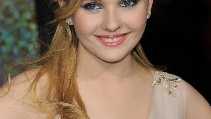 Abigail Breslin Biography: Ethnicity, Parents, Net Worth, Age, Height, Awards, Songs, Boyfriend