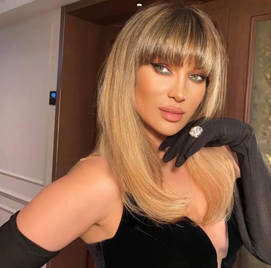 Lora Petrescu Biography: Ethnicity, Parents, Songs, Awards, Net Worth, Age, Height, Religion, TV Shows