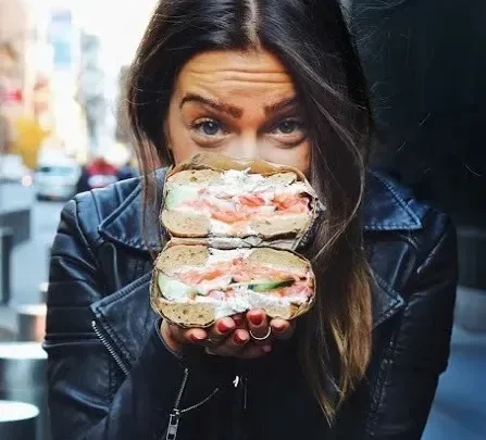 Molly Tavoletti Biography: Age, Net Worth, Height, Nationality, Photography, NYC Career, Spouse