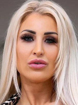 Brooklyn Blue Biography: Age, Net Worth, Parents, Adult Films, Husband, Modelling Career, Twitter