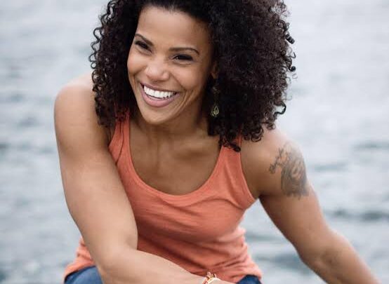 Elisabeth Akinwale Biography: Age, Net Worth, Height, Kids, CrossFit Career, Husband, Education