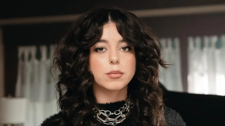 Amira Elfeky Biography: Age, Net Worth, Height, Nationality, Songs, EPs, Nu-Metal Career, Boyfriend