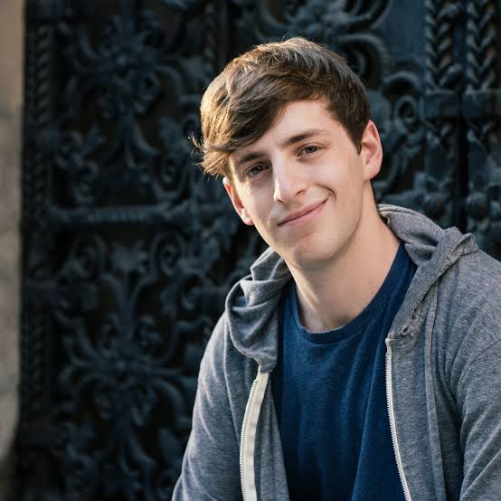 Alex Edelman Biography: Awards, Instagram, Parents, Height, Movies, Age, Ethnicity, Net Worth