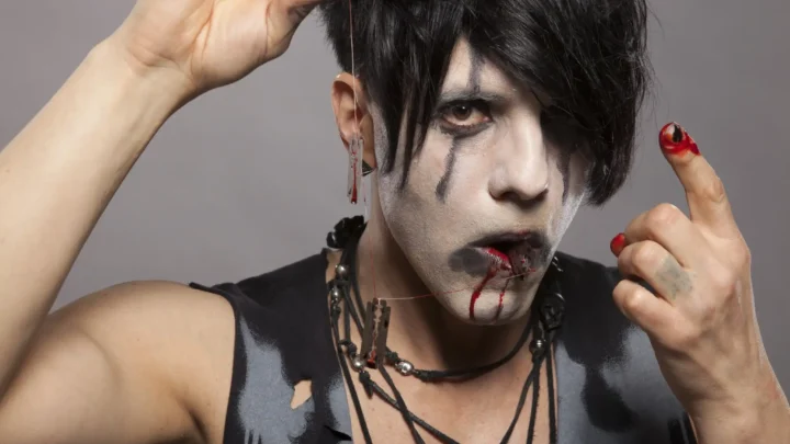 Criss Angel Biography: Age, Real Name, Wife, Children, Net Worth, Parents, Height, Illusions