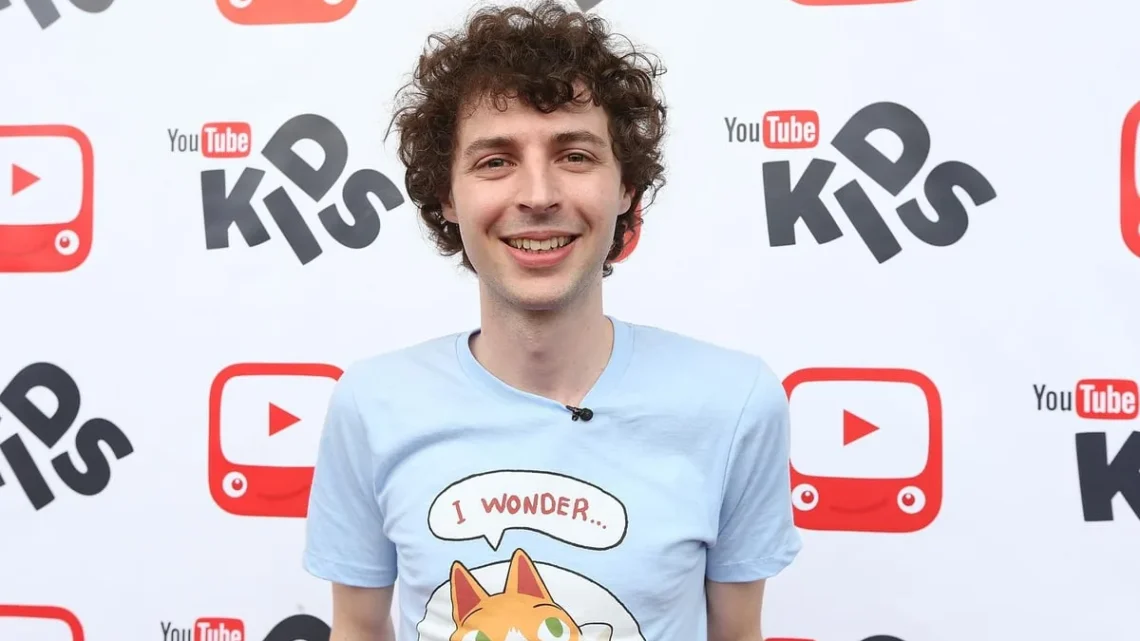 Stampy Cat Biography: Age, Wife, Net Worth, Height, YouTube, Parents, Minecraft, Books, Movies