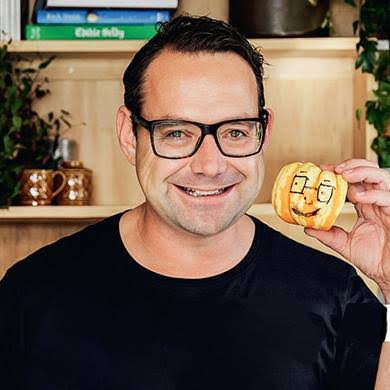 Michael Van de Elzen Biography: TV Shows, Age, Height, Movies, Net Worth, Parents, Wife, Kids, Books