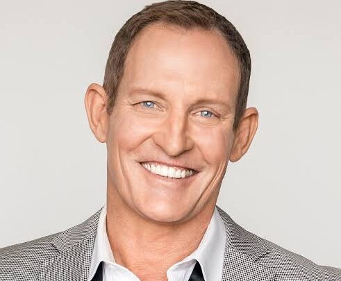 Todd McKenney Biography: Theater Dance, Age, Height, Movies, Ethnicity, Net Worth, Parents, Kids, Awards