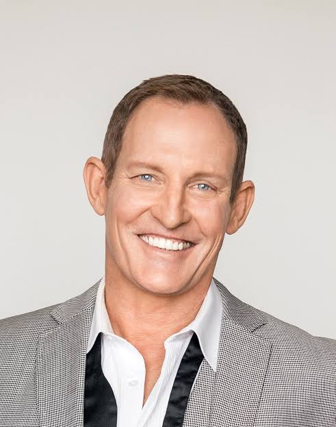 Todd McKenney Biography: Theater Dance, Age, Height, Movies, Ethnicity, Net Worth, Parents, Kids, Awards