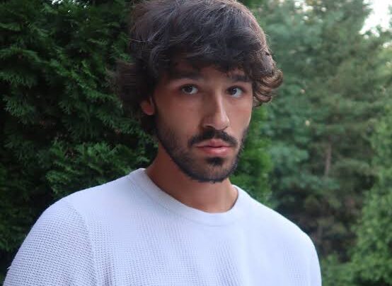 Jacob Whitesides Biography: Net Worth, Age, Height, Songs & Albums, Parents, Girlfriend, Siblings, Facebook