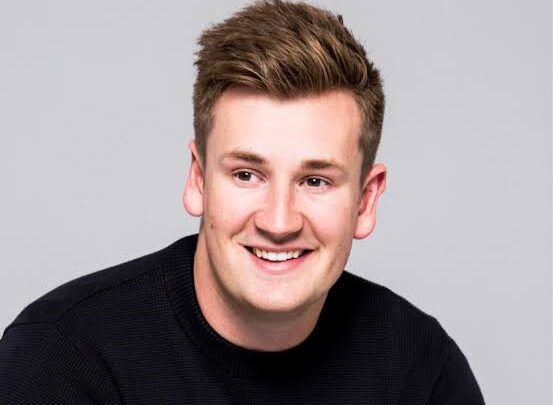 Oli White Biography:  Books, Net Worth, YouTube, Age, Height, Parents, Partner, Facebook