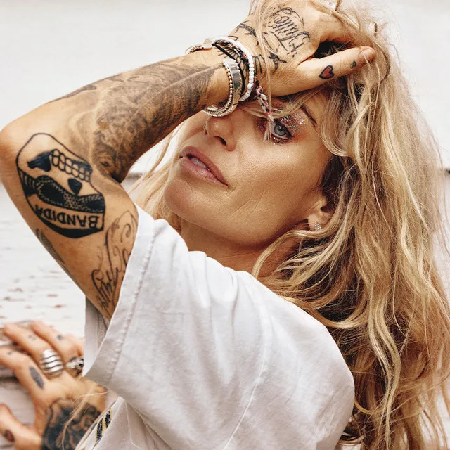 Gin Wigmore Biography: Husband, Height, Songs, Age, Albums, Net Worth, Parents, Children, Awards, Facebook