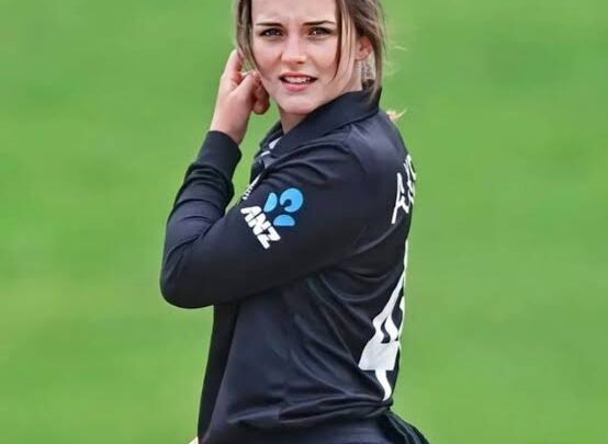 Amelia Kerr Biography: Age, T20 World Cup, Net Worth, Boyfriend, Stats, Height, Parents, Awards, Instagram
