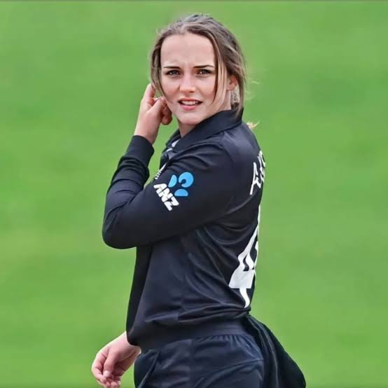 Amelia Kerr Biography: Age, T20 World Cup, Net Worth, Boyfriend, Stats, Height, Parents, Awards, Instagram