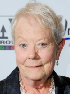 Annette Crosbie