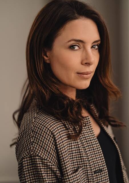 Amy Pemberton Biography: Age, Net Worth, Height, Voice, Parents, Movies, TV Shows, Instagram, Husband