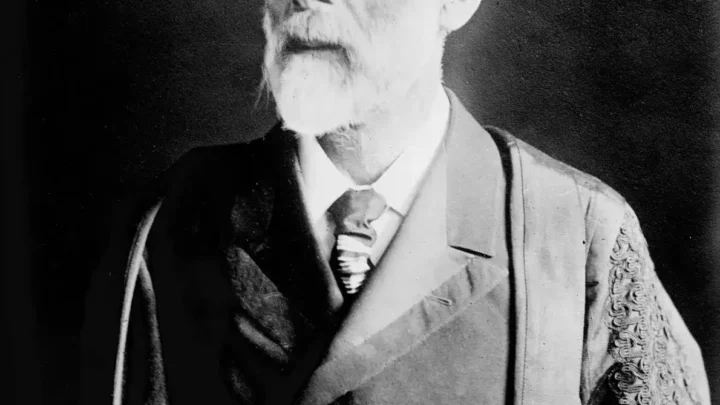 Robert Seymour Bridges Biography: Age, Net Worth, Poet Laureate, Wife, Children, Parents, Career, Wikipedia