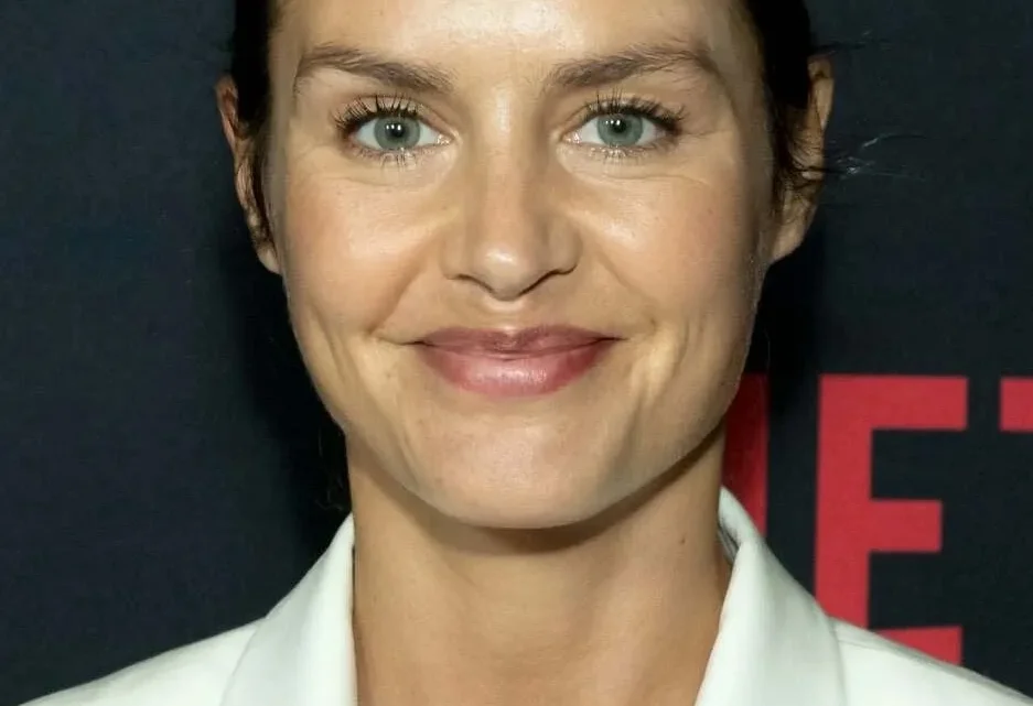 Hannah Ware Biography: Age, Net Worth, Movies, TV Shows, Height, Parents, Siblings, Films, Heritage