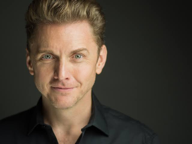 Jason Danieley Biography: Age, Broadway, Net Worth, Wife, Height, Songs, Parents, Tony Award, Movies