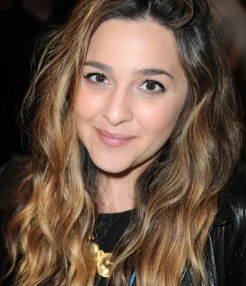 Alisan Porter Biography: Age, Movies, Net Worth, Husband, Children, Height, Songs, Broadway