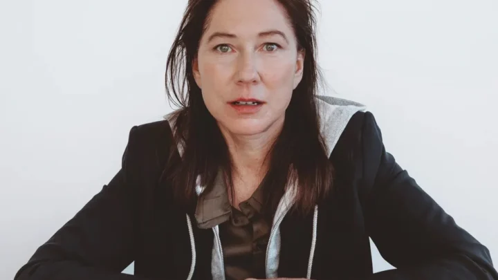 Kim Deal Bio: Songs, Age, Net Worth, Albums, Height, Husband, Parents, Pixies, The Breeders