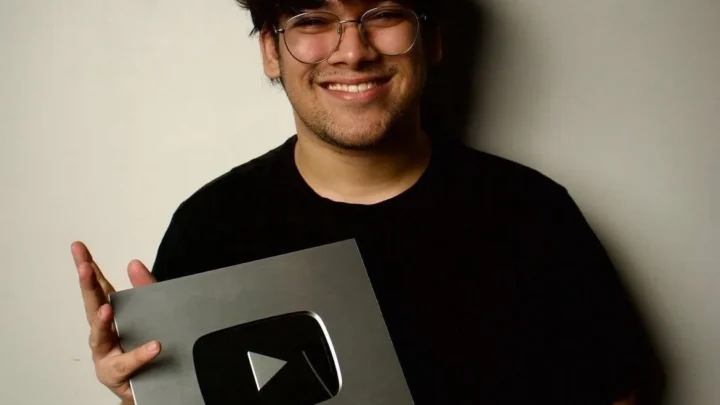 Aman Parkar Biography: Age, Net Worth, Parents, Siblings, Height, Girlfriend, YouTube, Career