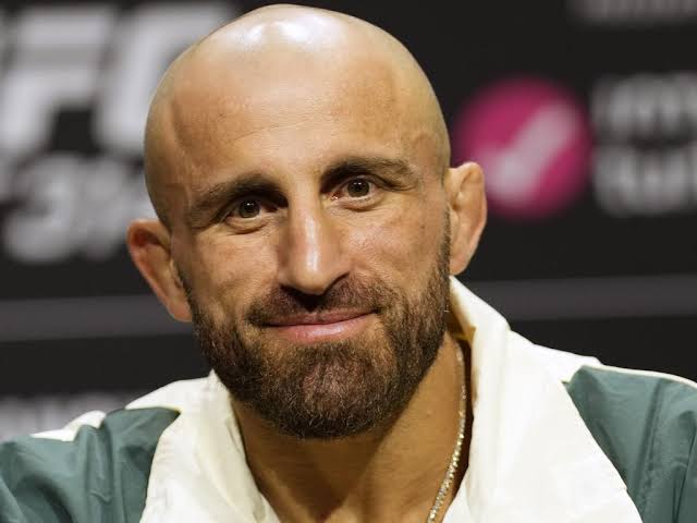 Alexander Volkanovski Biography: Wife, Kids, Age, Height, Net Worth, Parents, UFC Title Reign