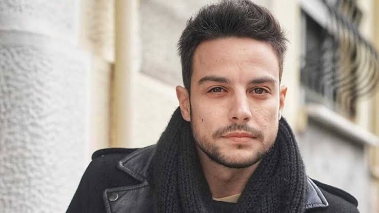 Aris Makris Biography: Height, Net Worth, Songs, Age, Girlfriend, Parents, Instagram