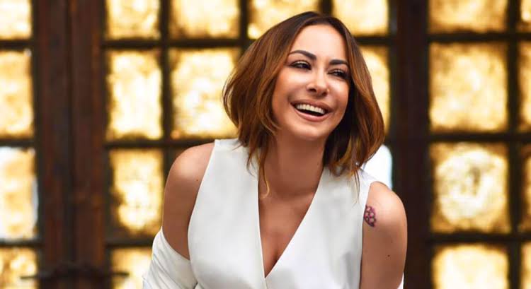 Melina Aslanidou Biography: Age, Net Worth, Songs, YouTube, Albums, Instagram, Height, Boyfriend