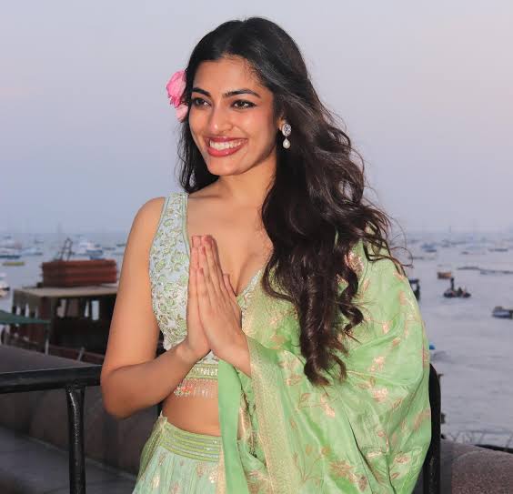 Naveli Deshmukh Biography: Ethnicity, Parents, Beauty Pageant, Net Worth, Age, Height, Instagram