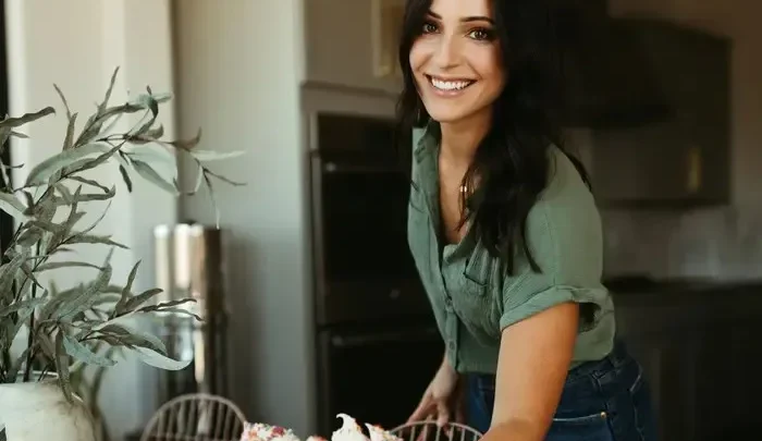 Jenna Barnard Biography: Net Worth, Age, Husband, Blog, Height, Parents, Instagram