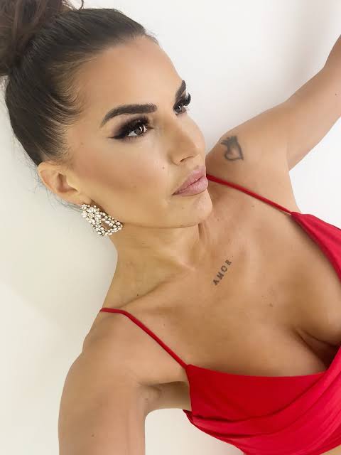 Christina Koletsa Biography: Age, Net Worth, Husband, Songs, Albums, Height, Kids, Instagram