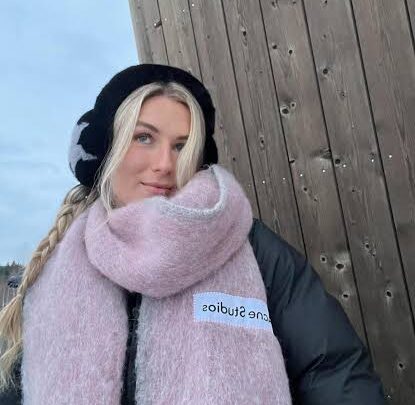 Annie Rose Nelson Bio: Age, Boyfriend, Net Worth, Height, TikTok, Parents, Career