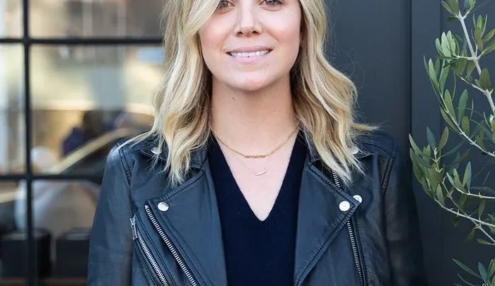 Amber Lewis Biography: Net Worth, Age, Daughter, Books, Height, Design, Partner, Instagram, Blog