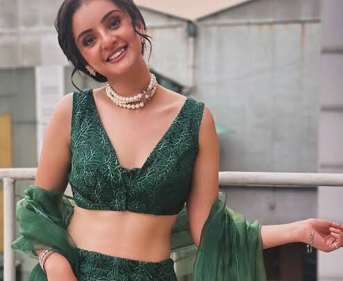 Mrinal Navell Biography: Boyfriend, Movies, Height, Parents, Ethnicity, Awards, Age, Net Worth