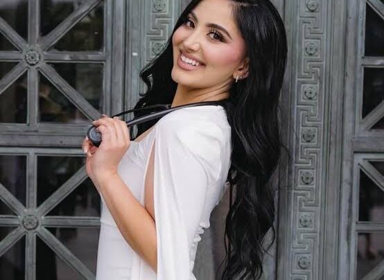 Zoey Waiz Biography: Religion, Husband, TikTok, Age, Height, Parents, Net Worth, Religion, Instagram