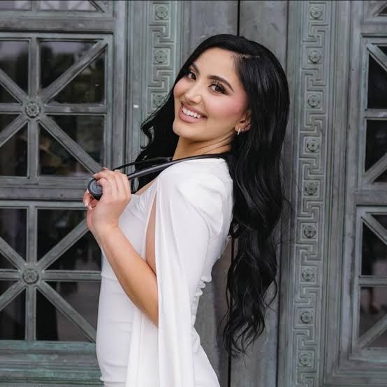 Zoey Waiz Biography: Religion, Husband, TikTok, Age, Height, Parents, Net Worth, Religion, Instagram