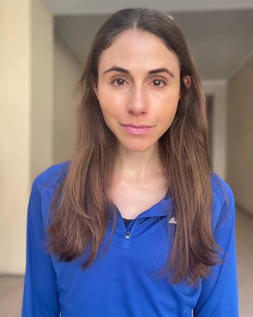 Andrea Suarez Biography: Religion, Height, Ethnicity, Parents, Instagram, Net Worth, Age, Medical Career, Husband, Books