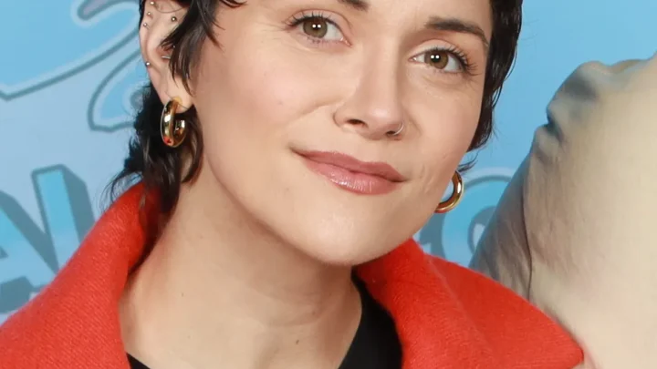 Alyson Stoner Biography: Podcast, Ethnicity, Net Worth, Partner, Songs, Age, Net Worth, Instagram