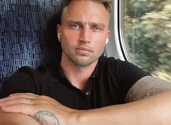 Carl Cunard Biography: YouTube, Girlfriend, Height, Net Worth, Ethnicity, Parents, Age, Instagram, Awards