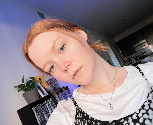 Sarah Hawkinson Biography: Children, Net Worth, YouTube, Age, Partner, Height, Awards, Parents, Ethnicity