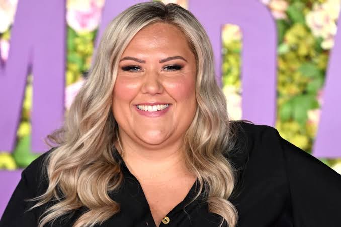 Laura Adlington Biography: Husband, Books, Children, Age, Religion, Instagram, Height, Ethnicity, Net Worth