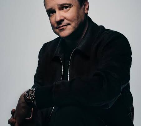 Mike Flanagan Biography: Wife, Awards, Movies, Age, Children, Net Worth, Height, Parents, Religion