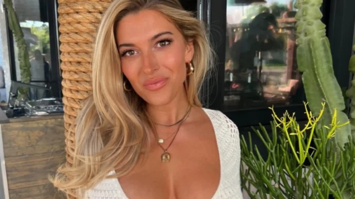 Taylor Mathis Biography: Girlfriend, Height, Net Worth, Awards, Books, YouTube, Age, Parents